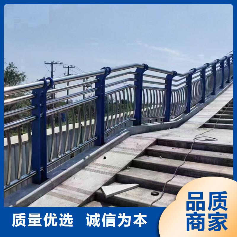 专业销售公路两侧栅栏-大型厂家