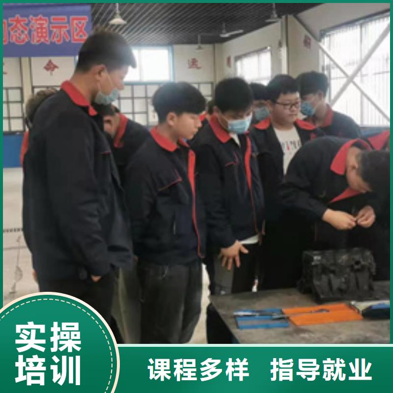 【汽修培训哪里有挖掘机铲车叉车驾驶学校报名优惠】