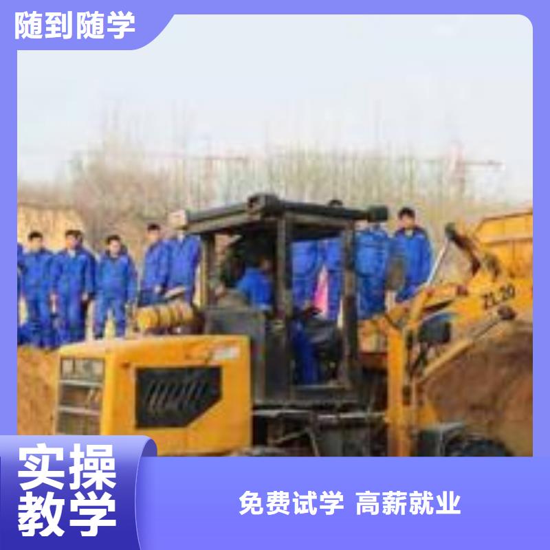 長安鏟車培訓學校叉車技?；⒄窆こ虣C械學校招生