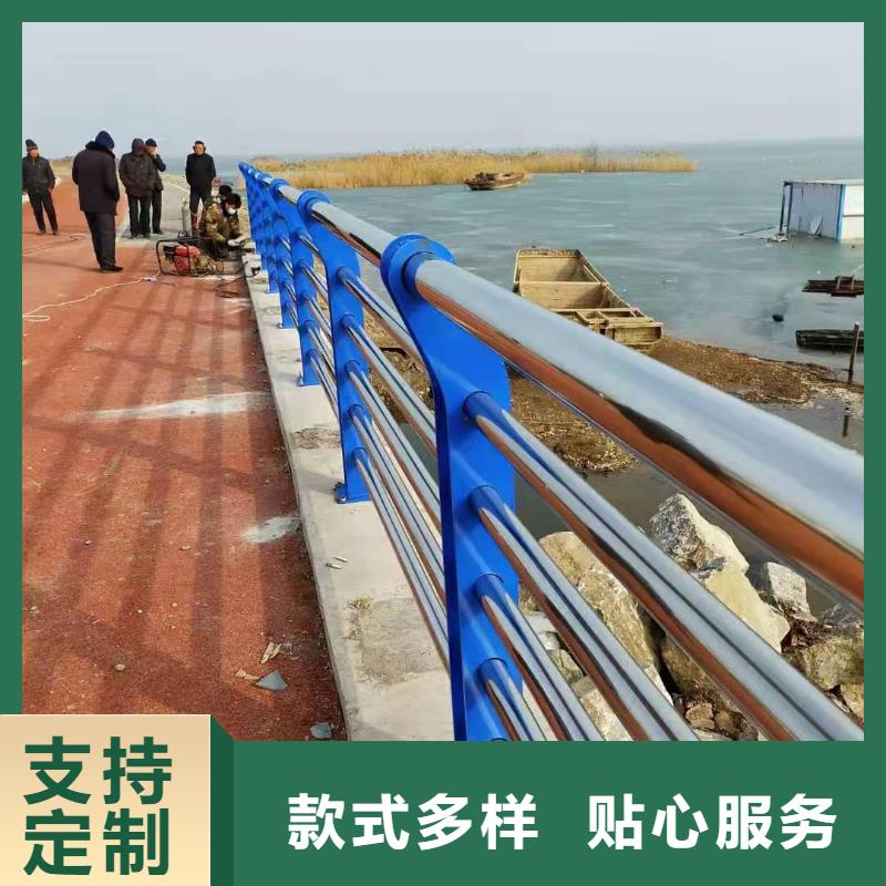 不銹鋼復(fù)合管道路隔離欄工廠價(jià)格