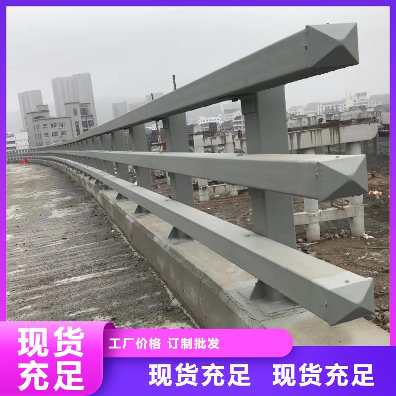 防撞護(hù)欄道路隔離欄應(yīng)用范圍廣泛