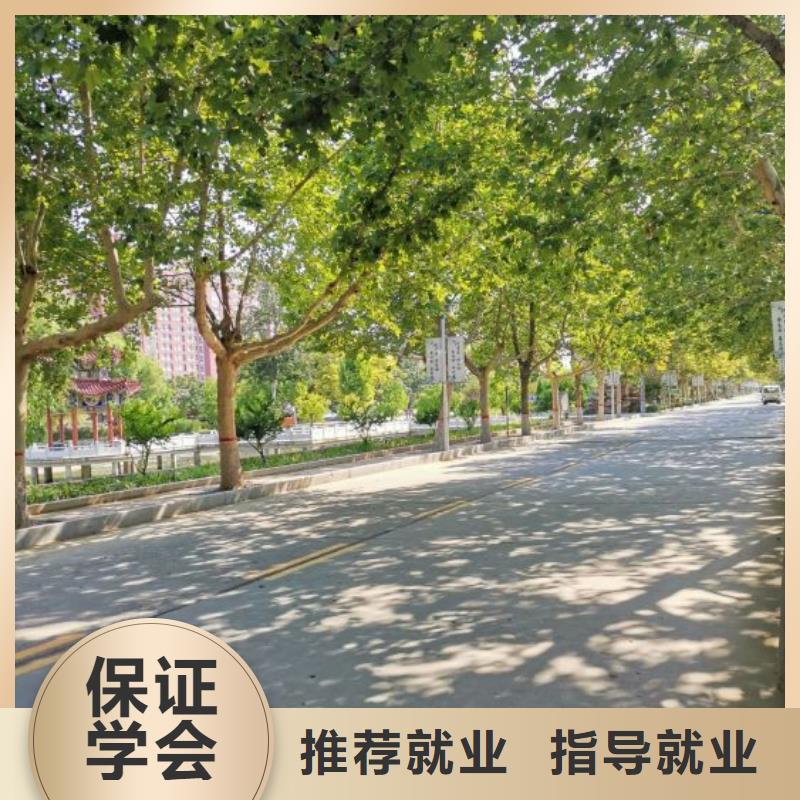 挖掘机培训学校-学厨师多少钱一年师资力量强