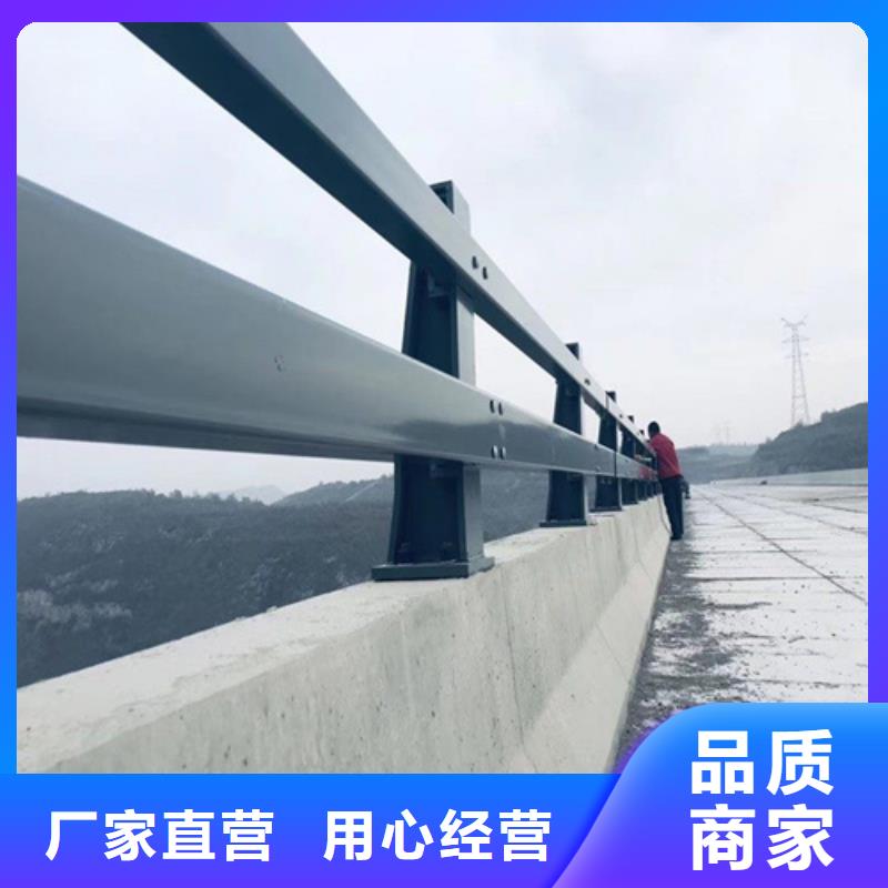 明山河道景觀天橋護欄款式多樣